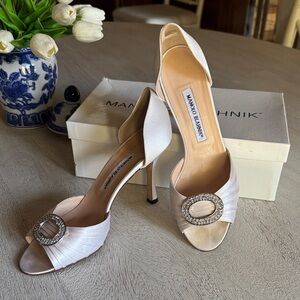 Manolo Blahnik Satin White Sedarabt